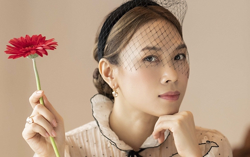 Mỹ Tâm phản pháo chuyện yêu tình trẻ, fan xúc động hứa sẽ không rời đi