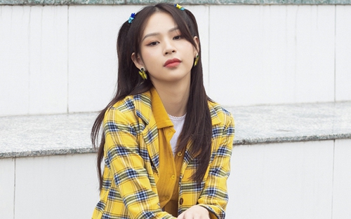 Sau MV debut gây tranh cãi, Phí Phương Anh tung sản phẩm mới