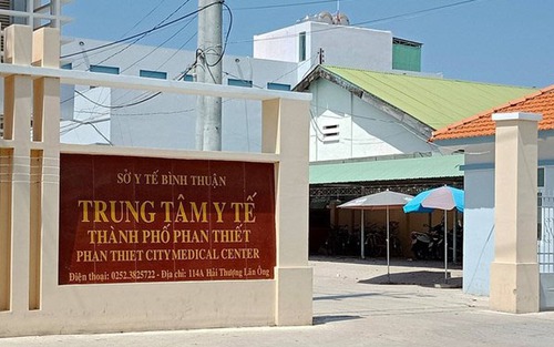 Tạm đình chỉ chức vụ Giám đốc Trung tâm Y tế thành phố Phan Thiết do lơ là phòng, chống dịch