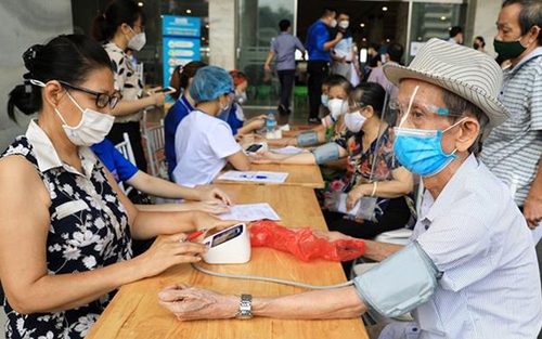 Đẩy nhanh tiêm chủng và xét nghiệm để Hà Nội sớm trở lại trạng thái bình thường mới