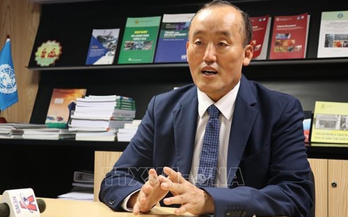 Trưởng đại diện WHO tại Việt Nam: 'Hãy tiêm bất kỳ loại vaccine có sẵn khi đến lượt bạn'