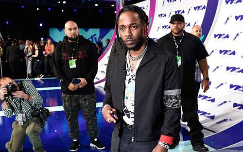 VIDEO: Kendrick Lamar thống trị lễ trao giải MTV VMA 2017