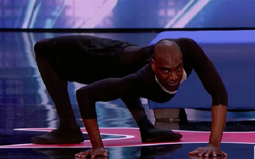 VIDEO: 'Choáng' với màn biểu diễn của 'người không xương' Troy James ở Got Talent Mỹ