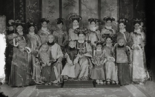Mãn nhãn với bộ ảnh 'Hậu cung Như Ý truyện' chụp bằng máy cổ