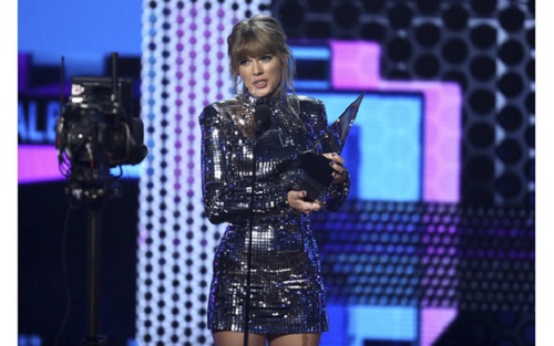 Taylor Swift đi vào lịch sử tại lễ trao giải Âm nhạc Mỹ (AMA) 2018