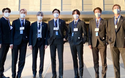 Phát biểu 'động chạm' BTS, MC nổi tiếng của 'Late Late Show' bị tẩy chay