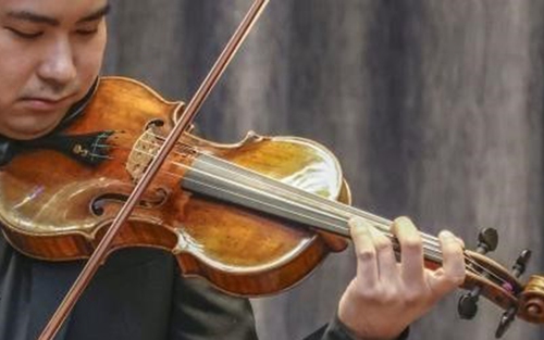 Cây đàn violin Stradivarius cổ được bán đấu giá hơn 15 triệu USD