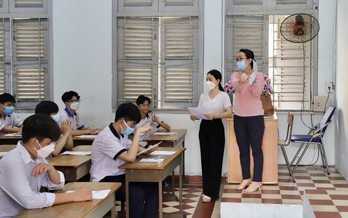 Kỳ thi tốt nghiệp Trung học Phổ thông năm 2022: Quán triệt kỹ Quy chế cho cán bộ, thí sinh trong ngày làm thủ tục dự thi