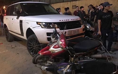 Khởi tố kẻ trộm xe Range Rover Autobiography gây tai nạn liên tiếp