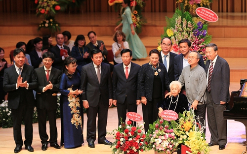 NSND Đặng Thái Sơn: Mẹ tôi có lúc quyết liệt, 'thét ra lửa'