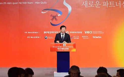 Phó Thủ tướng Trịnh Đình Dũng dự Diễn đàn Việt Nam - Hàn Quốc: Tăng cường quan hệ hợp tác kinh tế - thương mại - đầu tư