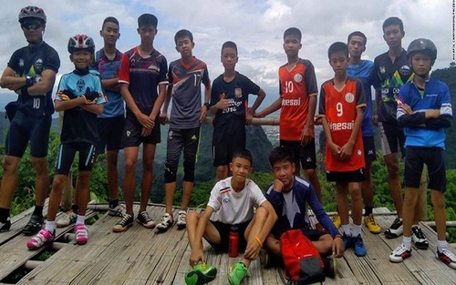 Đội bóng thiếu niên Thái Lan bị kẹt trong hang xứng đáng 'vô địch World Cup'