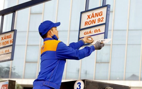 Từ 15 giờ hôm nay, giá xăng dầu tăng gần 1.000 đồng/lít