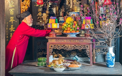Xông đất đầu năm 2021 đúng phong tục lâu đời của người Việt Nam