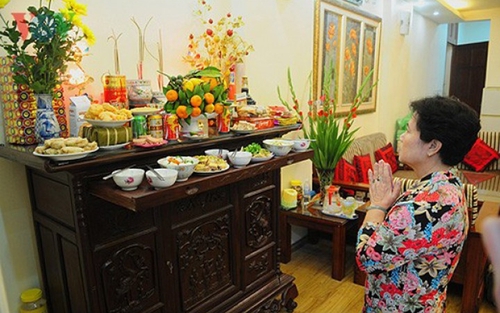 Chuẩn bị mâm cơm và văn khấn Lễ hóa vàng mùng 3 tết Tân Sửu 2021