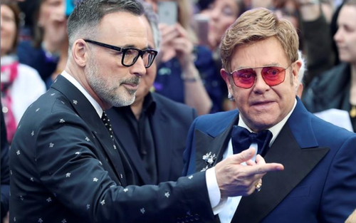 Elton John nổi giận khi cảnh quan hệ đồng tính trong ‘Rocketman’ bị cắt
