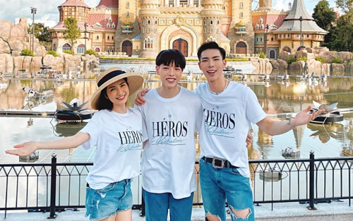 Tụ tập sau chuỗi 'cày cuốc' trending, Gia đình Hoa dâm bụt rủ nhau phá đảo công viên chủ đề lớn nhất Việt Nam