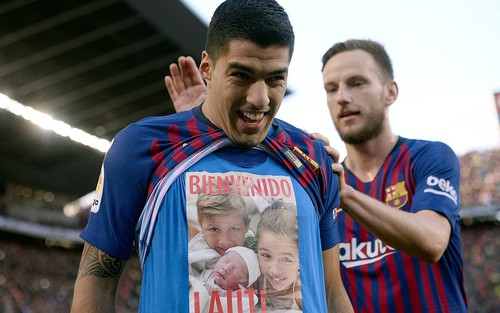 Video bàn thắng Barcelona 5-1 Real Madrid: Suarez nhấn chìm Real với một hat-trick