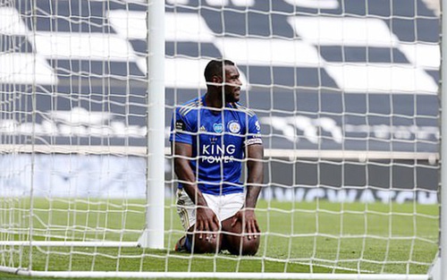 Kết quả bóng đá Anh vòng 37: Thua Tottenham, Leicester nguy cơ mất Top 4 vào tay MU