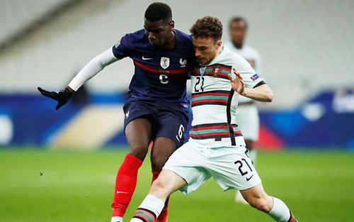 Pogba thể hiện đẳng cấp với đường chuyền không tưởng giúp Pháp chiến thắng