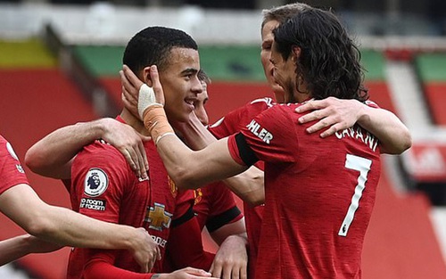 ĐIỂM NHẤN MU 3-1 Burnley: Greenwood tỏa sáng, Cavani ghi bàn, MU lại bám đuổi Man City