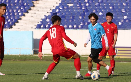 VFF nói gì về thông tin 10 cầu thủ U23 Việt Nam bị tiêu chảy?