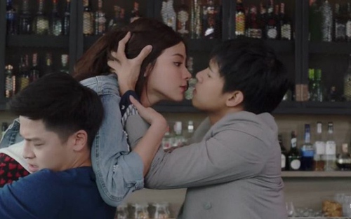 VIDEO: Sau 'Chiếc lá bay', nàng thơ Baifern lại vướng vào mối quan hệ tay ba trong 'Công chúa cát'