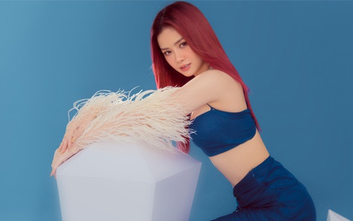 Dương Hoàng Yến ngày càng trẻ trung, nhan sắc và gu thời trang thăng hạng trông thấy