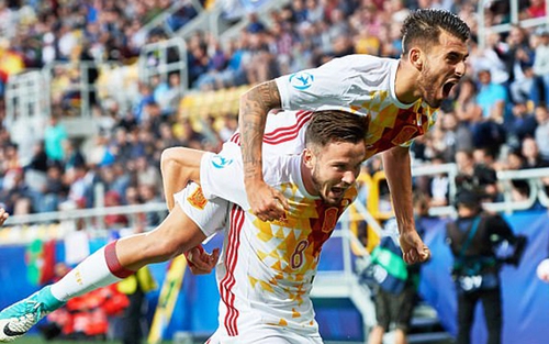 Saul tái hiện 'siêu phẩm' vào lưới Bayern, Tây Ban Nha vào bán kết U21 châu Âu