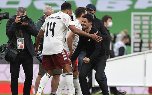 Arsenal giành Siêu cúp Anh, Arteta tự tin giữ được Aubameyang