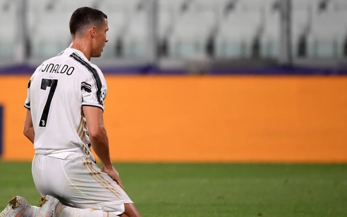 Ronaldo lập cú đúp trước Lyon: Bị loại vẫn chứng tỏ đẳng cấp ngôi sao