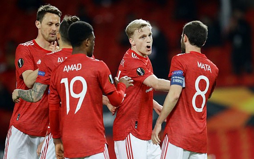 ĐIỂM NHẤN MU 2-0 Granada: Cavani vẫn sắc bén. Solskjaer quá cẩn thận