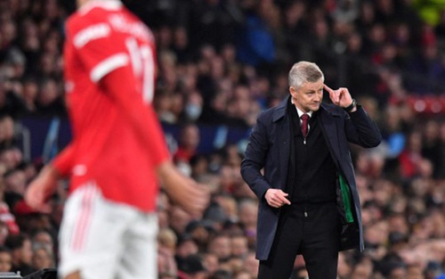 MU vs Atalanta: Ole Solskjaer phải tự cứu mình