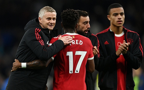 MU: Sơ đồ 3 hậu vệ đã 'cứu' Solskjaer thế nào?