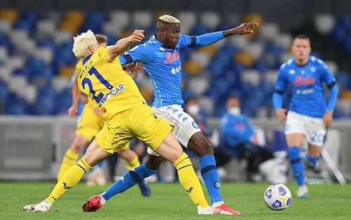 Soi kèo nhà cái Napoli vs Verona. Nhận định, dự đoán bóng đá Ý (0h00, 8/11)