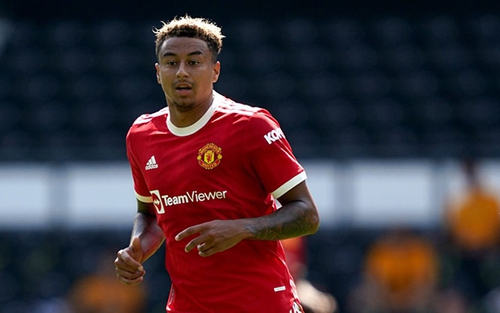 Lingard tức giận vì MU làm khó Newcastle