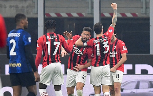 Inter 1-2 Milan: Giroud lập cú đúp, Milan ngược dòng trong 3 phút
