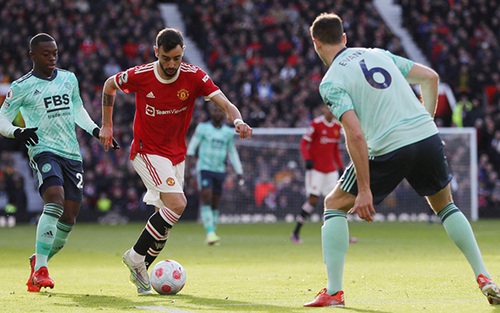 ĐIỂM NHẤN MU 1-1 Leicester: Ngày Bruno Fernandes đá số 9 ảo. MU hụt hơi đua Top 4