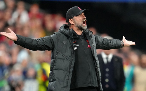 HLV Klopp chê Real Madrid đá phòng ngự số đông