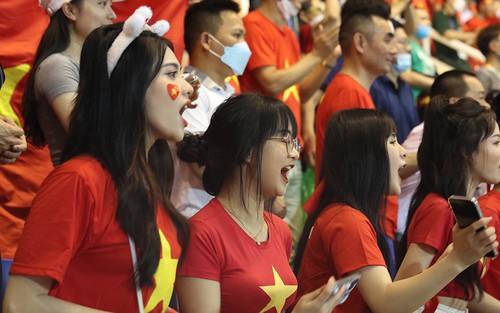 CĐV Việt Nam trải qua mọi cung bậc cảm xúc khi U23 Việt Nam thắng Thái Lan