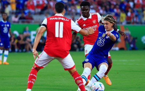 Arsenal 4-0 Chelsea: Jesus tiếp tục bùng nổ, Koulibaly ra mắt không như ý