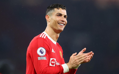 Ronaldo từ chối CLB của Ả rập Xê út, đăng hình luyện tập ở Manchester