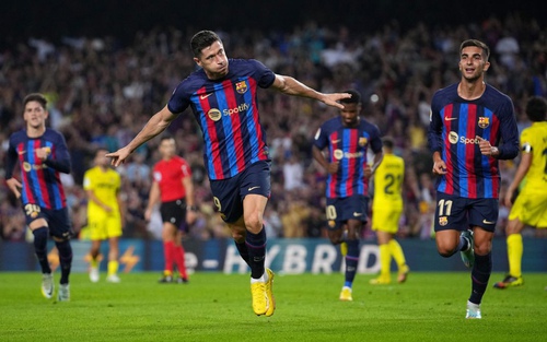 Barcelona 3-0 Villarreal: Lewandowski và Fati mang niềm vui trở lại Camp Nou