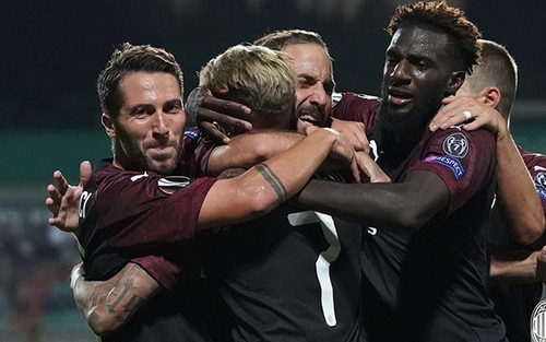 Dudelange 0-1 AC Milan: Điểm sáng Gonzalo Higuain