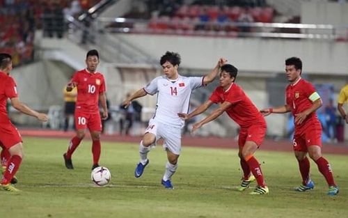 VIDEO: Công Phượng ghi bàn mở tỷ số, Việt Nam có bàn đầu tiên tại AFF Cup