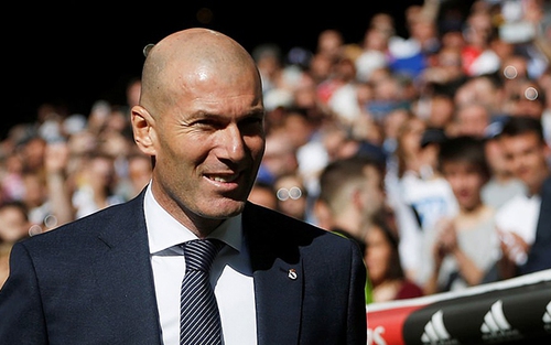 HLV Zidane nói gì sau khi đẩy Thibaut Courtois lên ghế dự bị?