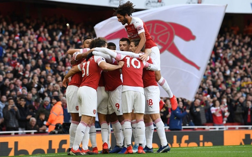 Arsenal 3-1 Burnley: Aubameyang lập cú đúp, Arsenal tìm lại chiến thắng
