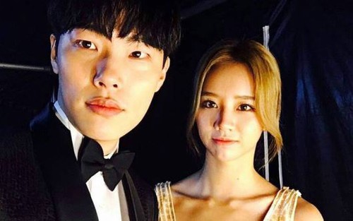 Cặp đôi “hụt” của ‘Reply 1988’ Ryu Jun Yeol và Hyeri chính thức hẹn hò