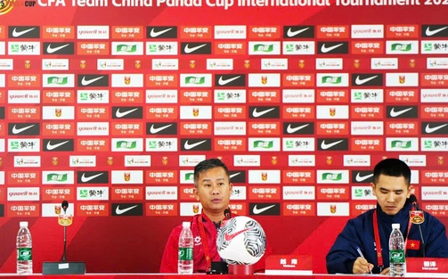 Tin nóng bóng đá Việt hôm nay 13/11: HLV Đinh Hồng Vinh khen cầu thủ U22 Việt Nam; CLB Thanh Hóa lại bị FIFA cấm đăng ký cầu thủ mới