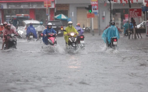 Không khí lạnh tăng cường, miền Trung sắp đón đợt mưa lớn